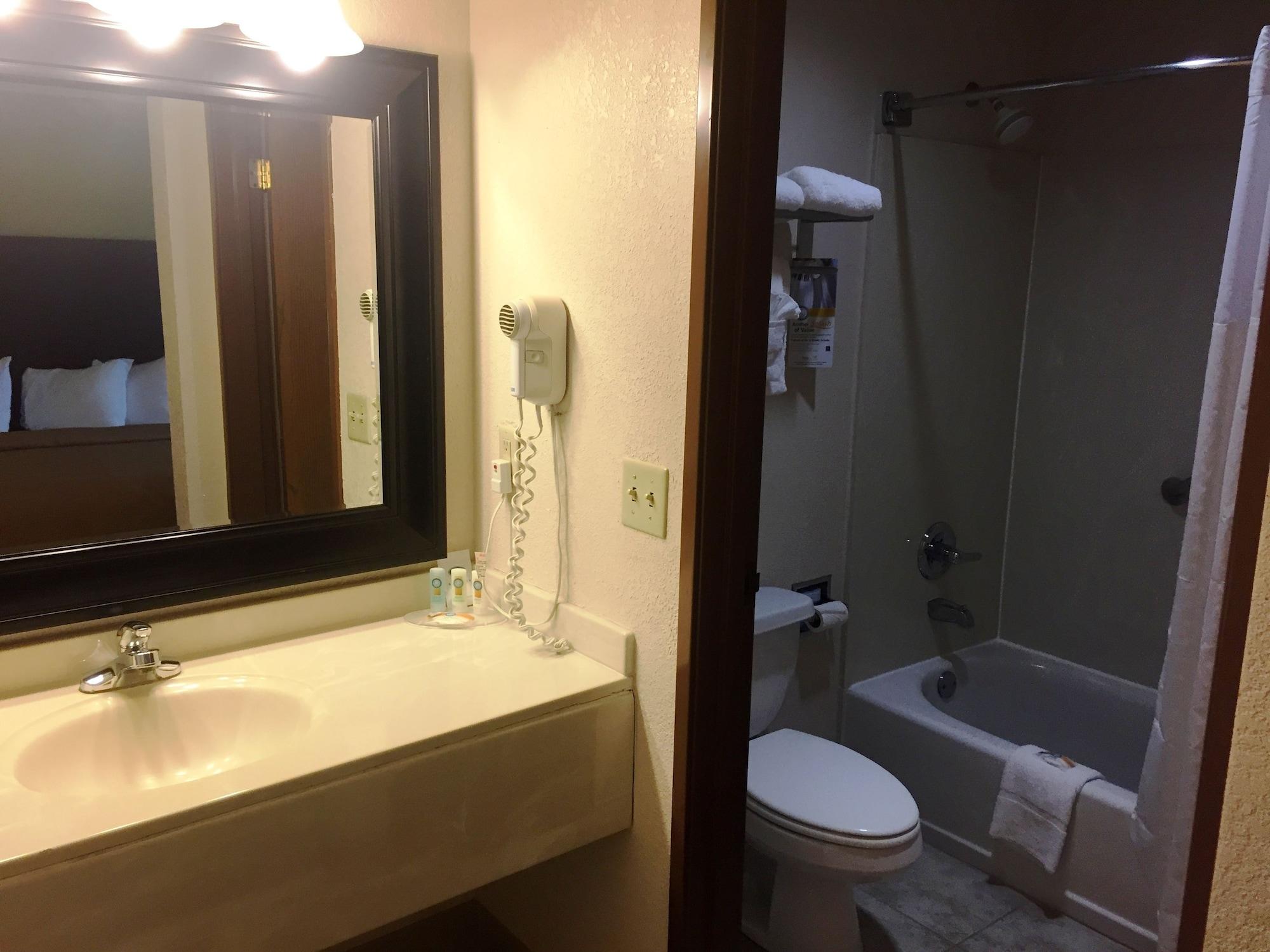Quality Suites Kansas City International Airport Eksteriør billede