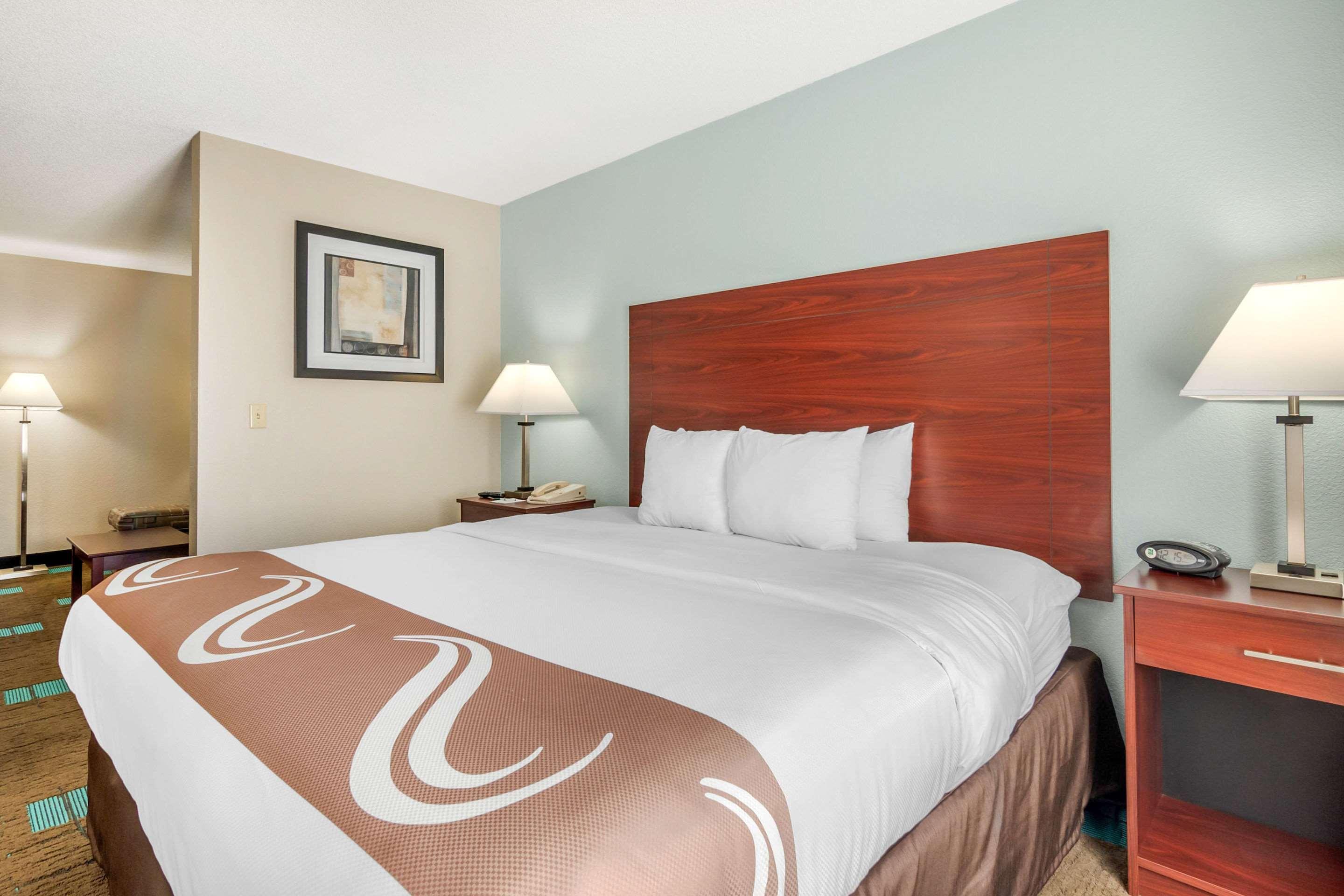 Quality Suites Kansas City International Airport Eksteriør billede