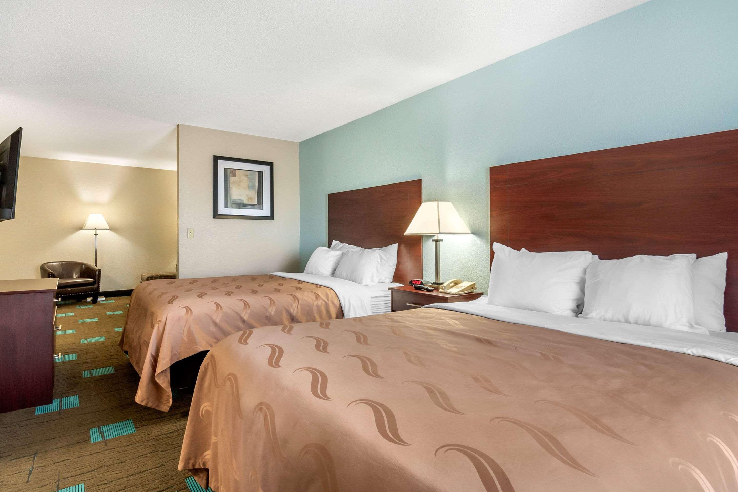 Quality Suites Kansas City International Airport Eksteriør billede