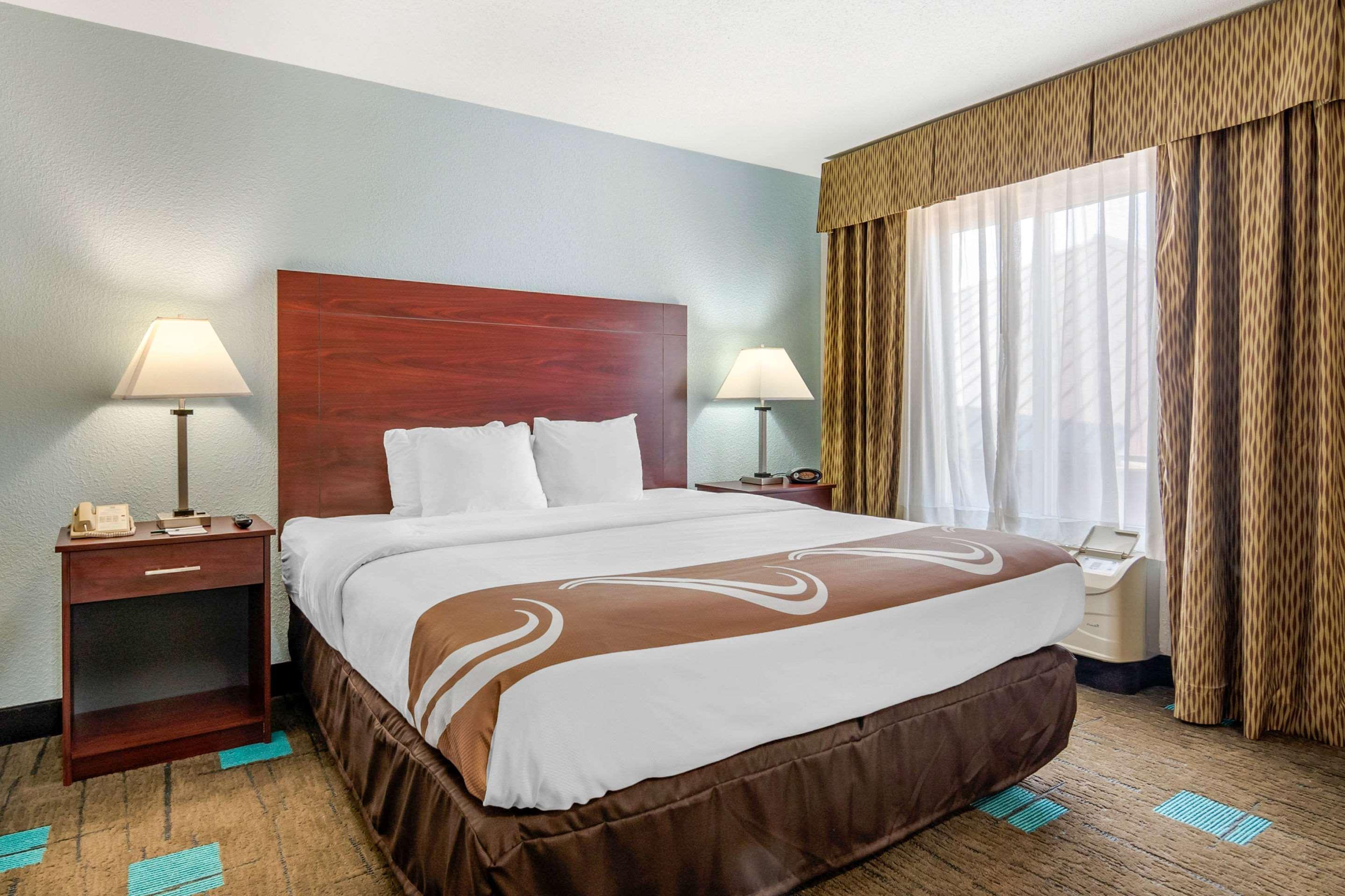 Quality Suites Kansas City International Airport Eksteriør billede