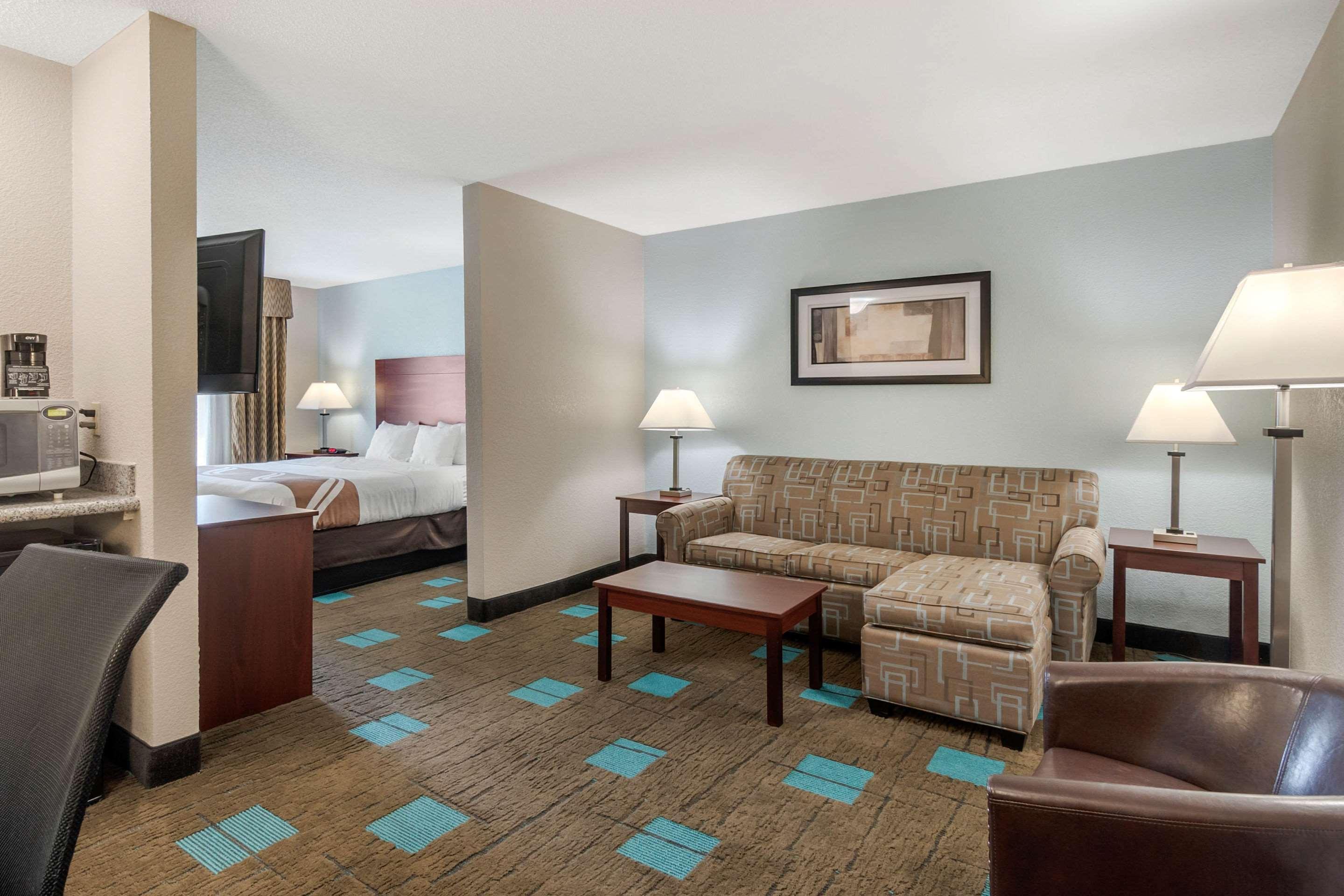 Quality Suites Kansas City International Airport Eksteriør billede